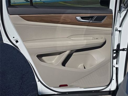 New 2026 Volkswagen Atlas SE FWD image 10