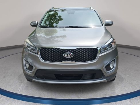 Used 2018 Kia Sorento EX w/ EX Advanced Touring Package FWD image 2