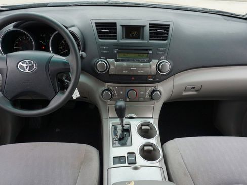 Used 2011 Toyota Highlander 2WD image 22