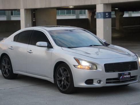 Used 2014 Nissan Maxima 3.5 SV w/ Sport Package image 28