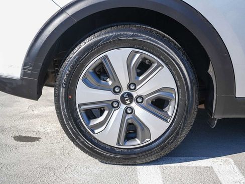 Used 2019 Kia Niro LX FWD image 10