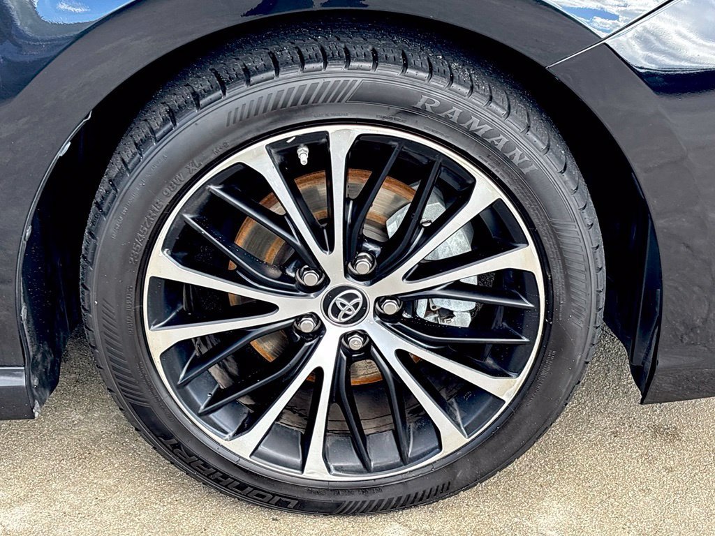 Used 2019 Toyota Camry SE w/ Carpet Mat Package FWD image 25