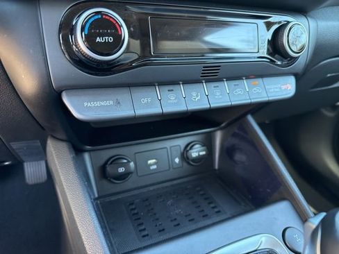 Certified 2023 Hyundai Kona SEL w/ Convenience Package image 13