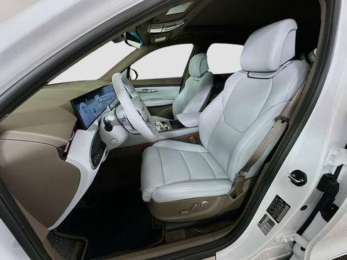 New 2026 Genesis GV70 2.5T Advanced image 16