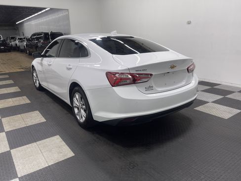 Used 2021 Chevrolet Malibu LT image 2