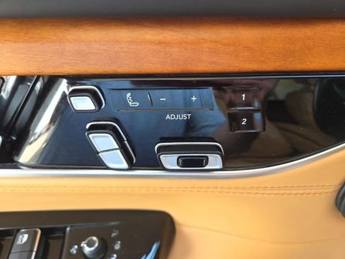 Used 2022 Jeep Grand Wagoneer Series III image 58