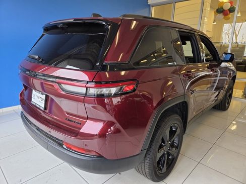 Used 2024 Jeep Grand Cherokee Limited w/ Luxury Tech Group II image 6