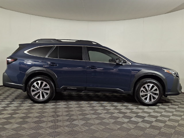 Used 2025 Subaru Outback Premium AWD/4WD image 10