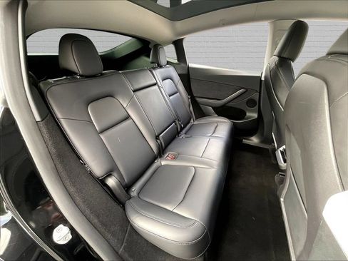 Used 2023 Tesla Model Y 2WD image 19