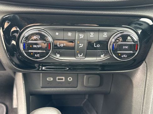 Used 2020 Buick Encore GX Select FWD image 17