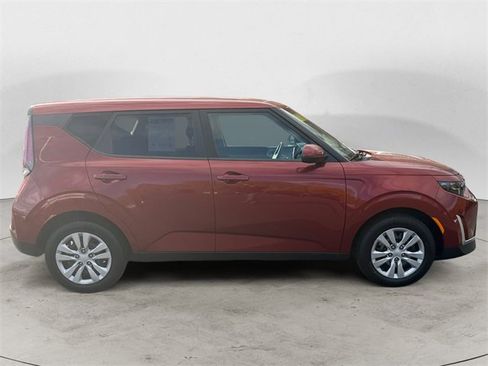 Used 2023 Kia Soul LX image 6