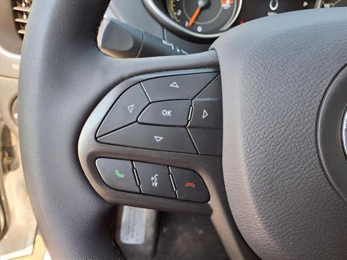 Used 2022 Jeep Cherokee Trailhawk w/ Comfort/Convenience Group AWD/4WD image 21