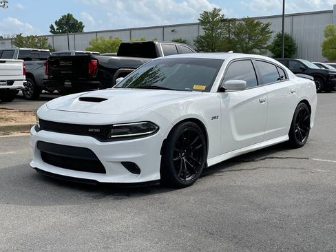 Used 2018 Dodge Charger R/T RWD image 3