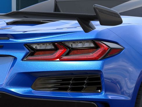 New 2026 Chevrolet Corvette E-Ray w/ Stealth Interior Trim Package AWD/4WD image 11