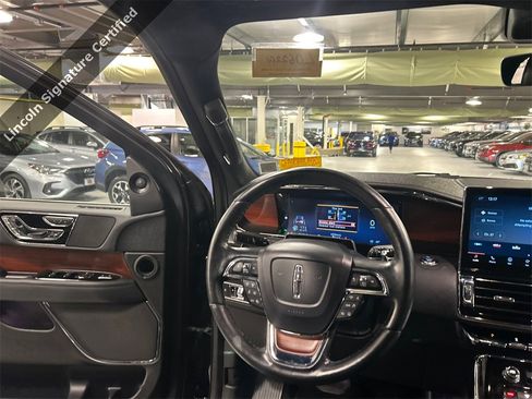 Certified 2022 Lincoln Navigator Reserve w/ Monochromatic Package image 23