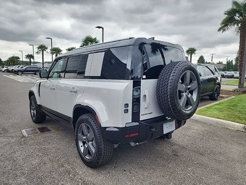 New 2026 Land Rover Defender 110 X-Dynamic SE AWD/4WD image 3