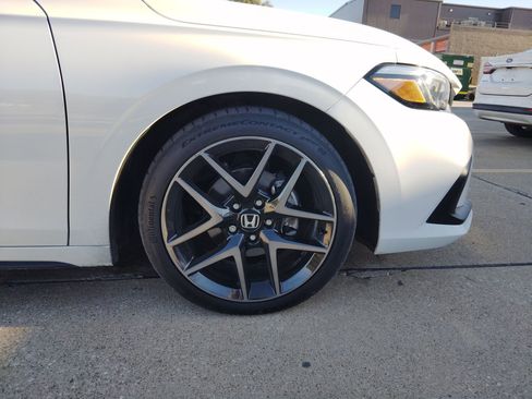 Used 2023 Honda Civic Sport Touring image 7