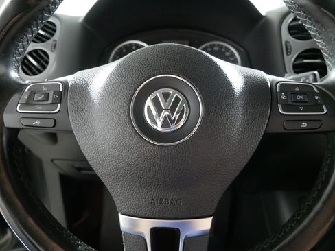 Used 2013 Volkswagen Tiguan SEL AWD/4WD image 25