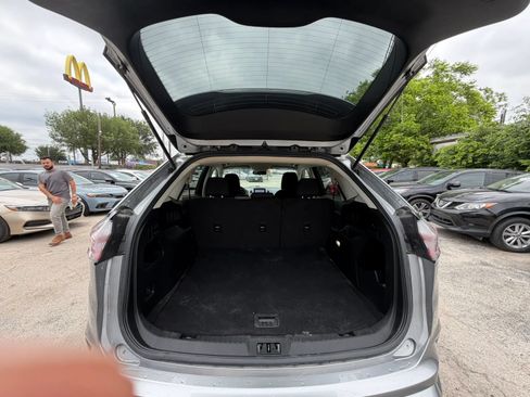 Used 2022 Ford Edge SE w/ Black Appearance Package AWD/4WD image 9