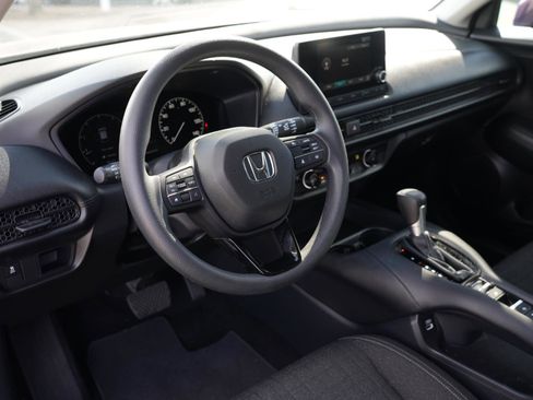 Used 2023 Honda HR-V LX image 15