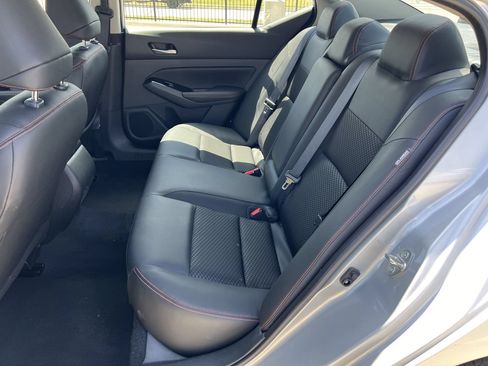 Used 2025 Nissan Altima 2.5 SR FWD image 10