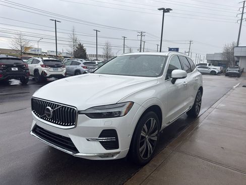 Used 2023 Volvo XC60 B5 Plus w/ Climate Package image 6