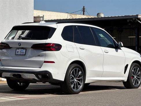 Used 2026 BMW X5 xDrive40i w/ M Sport Package image 5