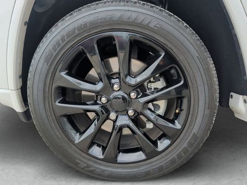 Used 2021 Jeep Grand Cherokee Laredo X image 23