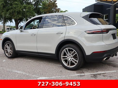 Used 2022 Porsche Cayenne AWD/4WD image 6