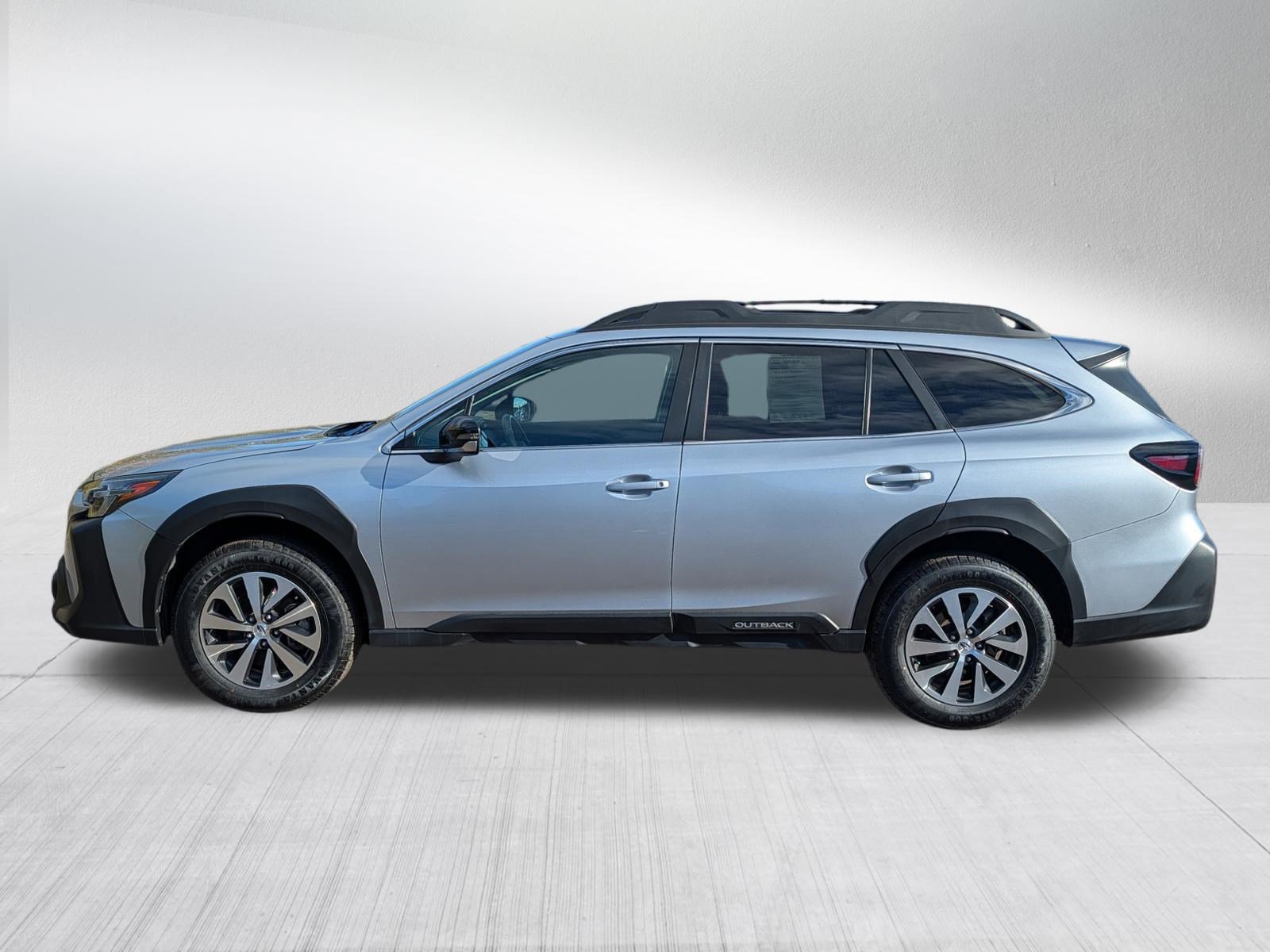 Used 2025 Subaru Outback Premium AWD/4WD image 4