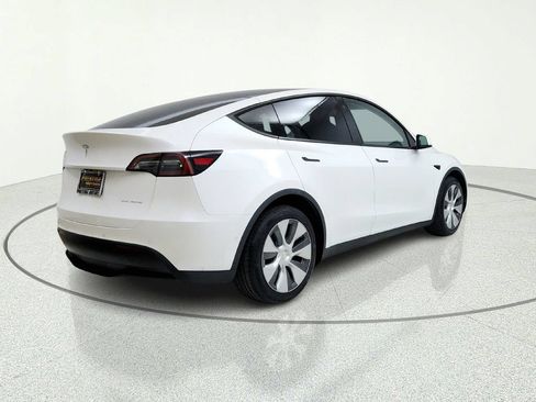 Used 2022 Tesla Model Y Long Range AWD/4WD image 6