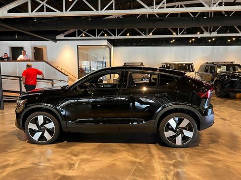 Used 2023 Volvo C40 P8 Recharge Ultimate image 2