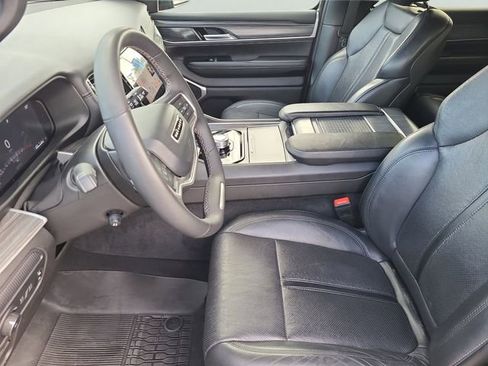 Used 2024 Jeep Wagoneer Series II w/ Flexible Seating Group image 22