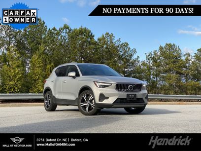 Used 2025 Volvo XC40 B5 Core