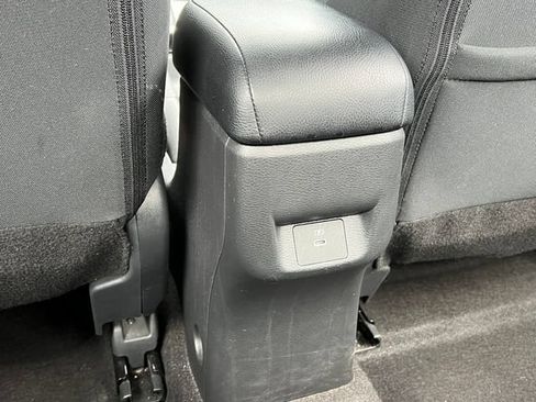 Used 2024 Nissan Versa SR FWD image 9