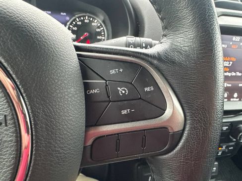 Used 2020 Jeep Renegade Altitude AWD/4WD image 19