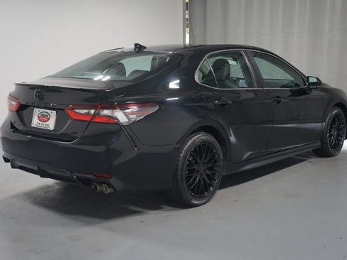 Used 2024 Toyota Camry SE image 8