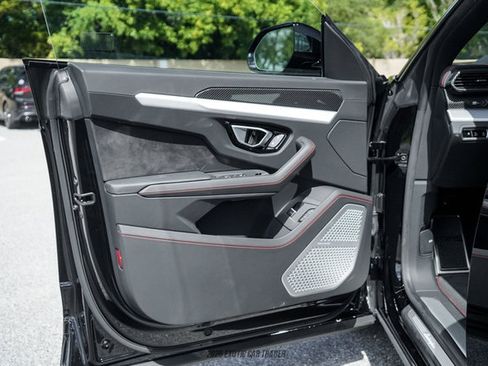 Used 2024 Lamborghini Urus S AWD/4WD image 22