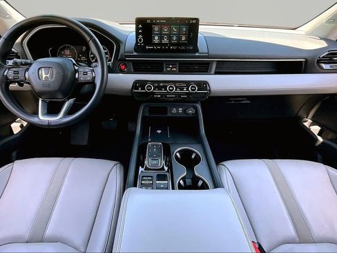 Certified 2024 Honda Pilot Touring image 5
