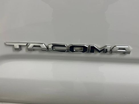 Used 2021 Toyota Tacoma TRD Off-Road image 39