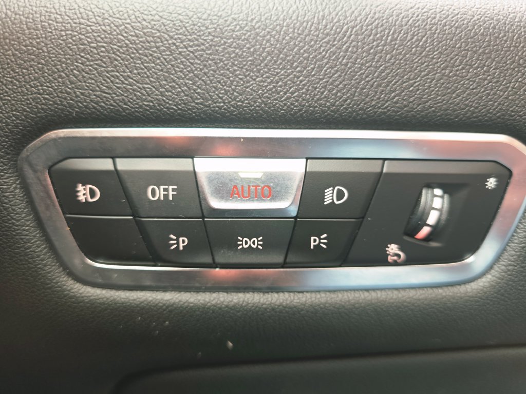 Used 2019 BMW X5 xDrive40i w/ Premium Package 2 AWD/4WD image 51