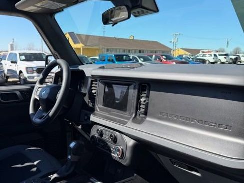 Used 2022 Ford Bronco 4-Door image 16