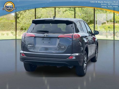 Used 2018 Toyota RAV4 LE FWD image 5