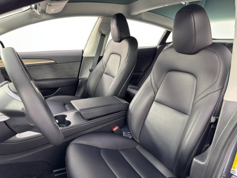 Used 2023 Tesla Model 3 Standard Range image 39