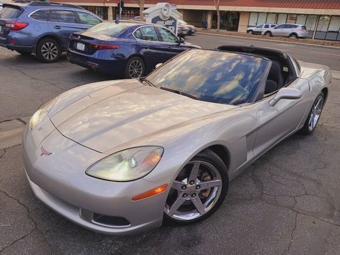 Used 2005 Chevrolet Corvette Coupe w/ Preferred Equipment Group RWD image 3