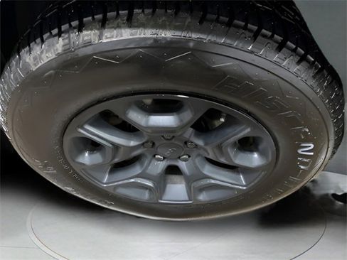 Used 2019 Jeep Cherokee Trailhawk image 25