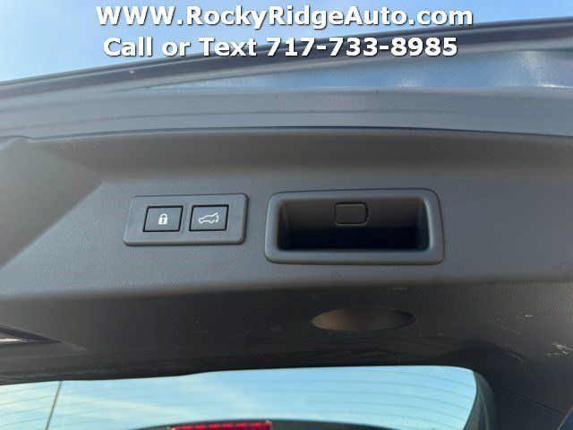 Used 2025 Subaru Forester Premium AWD/4WD image 28