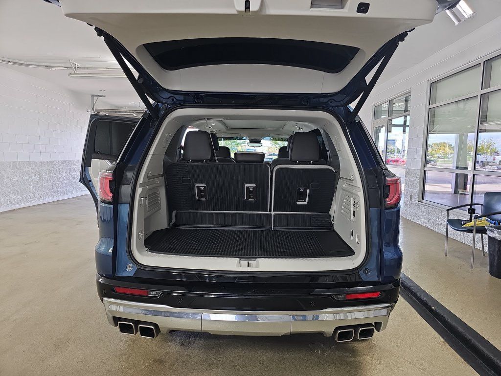 Used 2024 GMC Acadia Denali w/ Super Cruise Package AWD/4WD image 17