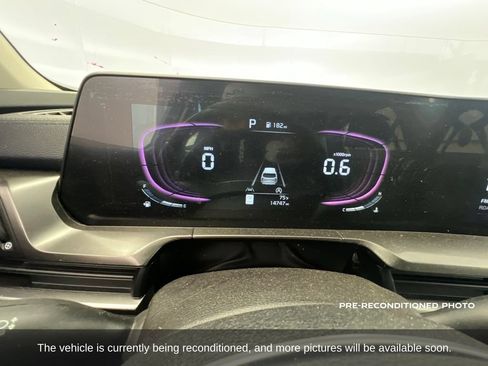 Used 2024 Kia Telluride S w/ S Sunroof Package FWD image 15