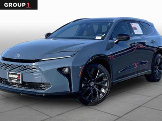 Used 2025 Toyota Crown Signia w/ Advanced Technology Package AWD/4WD video 1